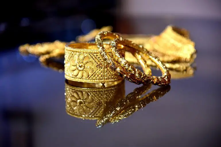 what does br mean on jewelry