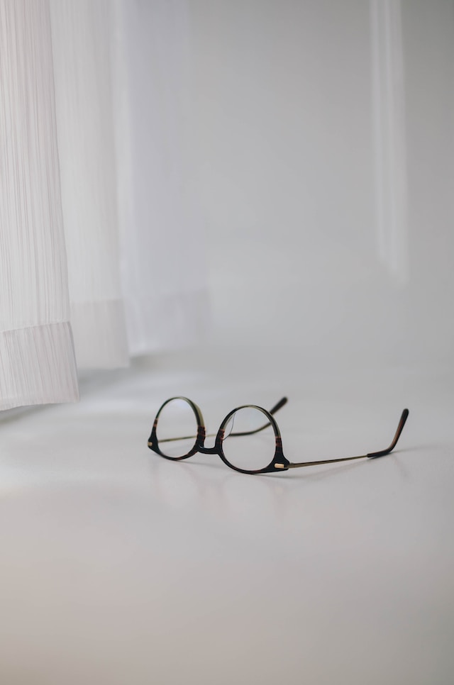Here's What to Do if Your Glasses Arms Are Too Short or Too Long!